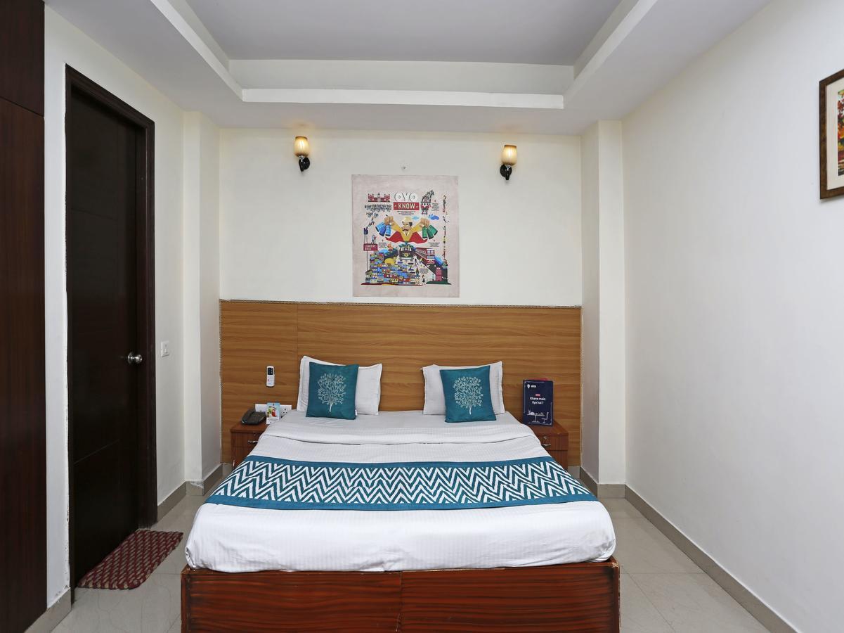 Oyo 3593 Fragrance Habitat Hotel Noida Exterior photo