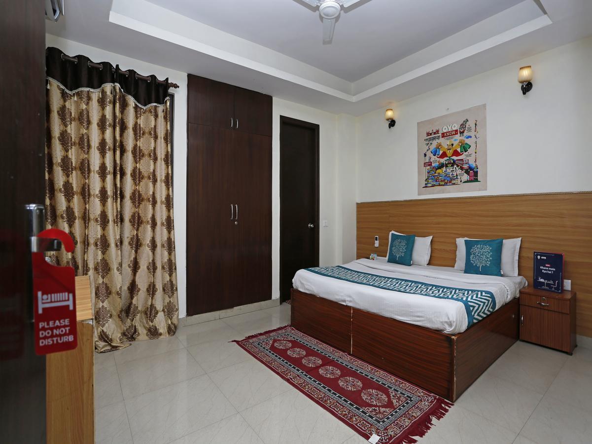 Oyo 3593 Fragrance Habitat Hotel Noida Exterior photo